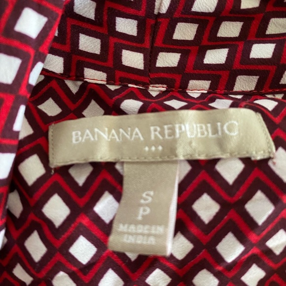 Banana Republic Beautiful Blouse - Picture 2 of 2